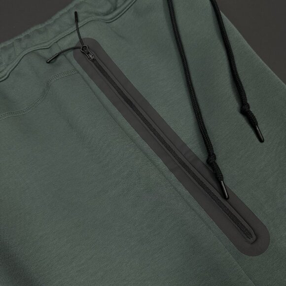 Nike Sportswear Tech Fleece Shorts Green Black FB8171-338 Men’s Sizes - Picture 6 of 7